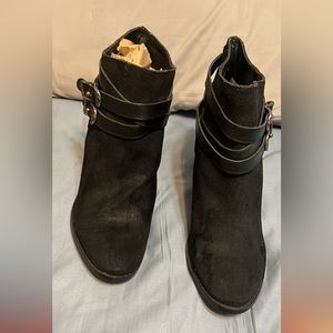 Size 10m Reba Zania ankle  boots never worn.
